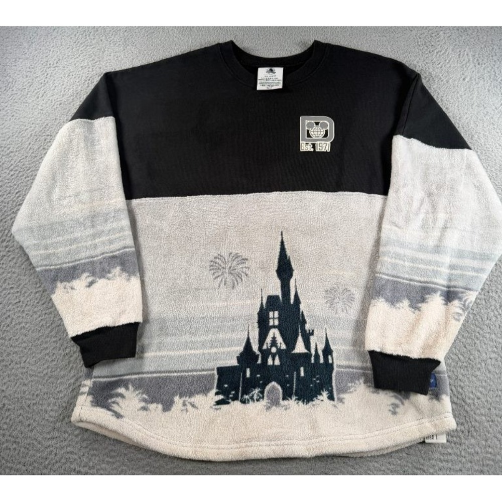 Disney World Cinderella Castle Spirit Jersey Adult L Black White Sherpa Fleece